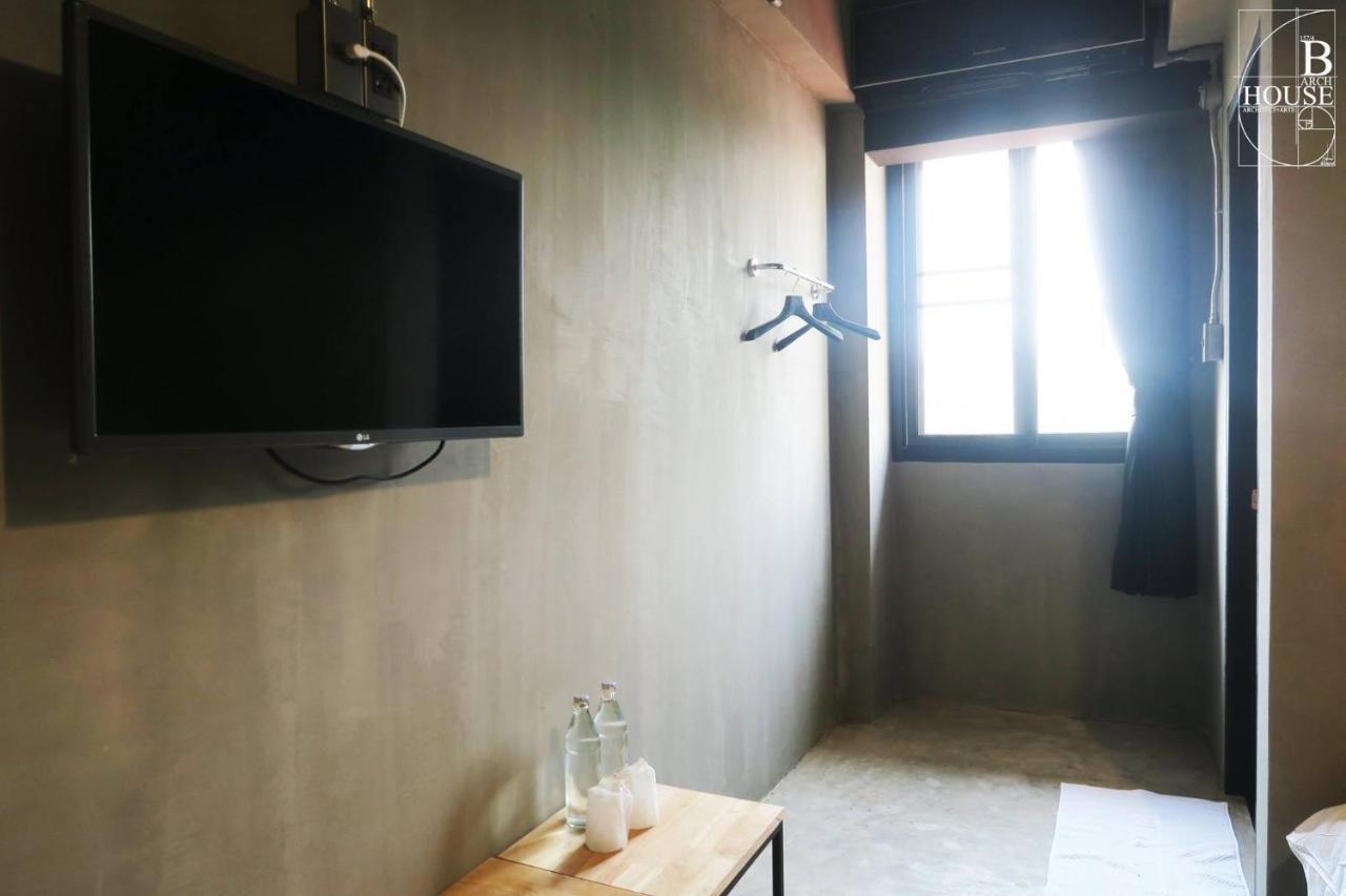 B Arch House Hotel And Cafe Ll No Parking Ll Chiang Mai Buitenkant foto